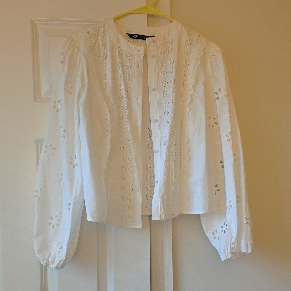 Zara XS White Eyelet Long Sleeve Blouse